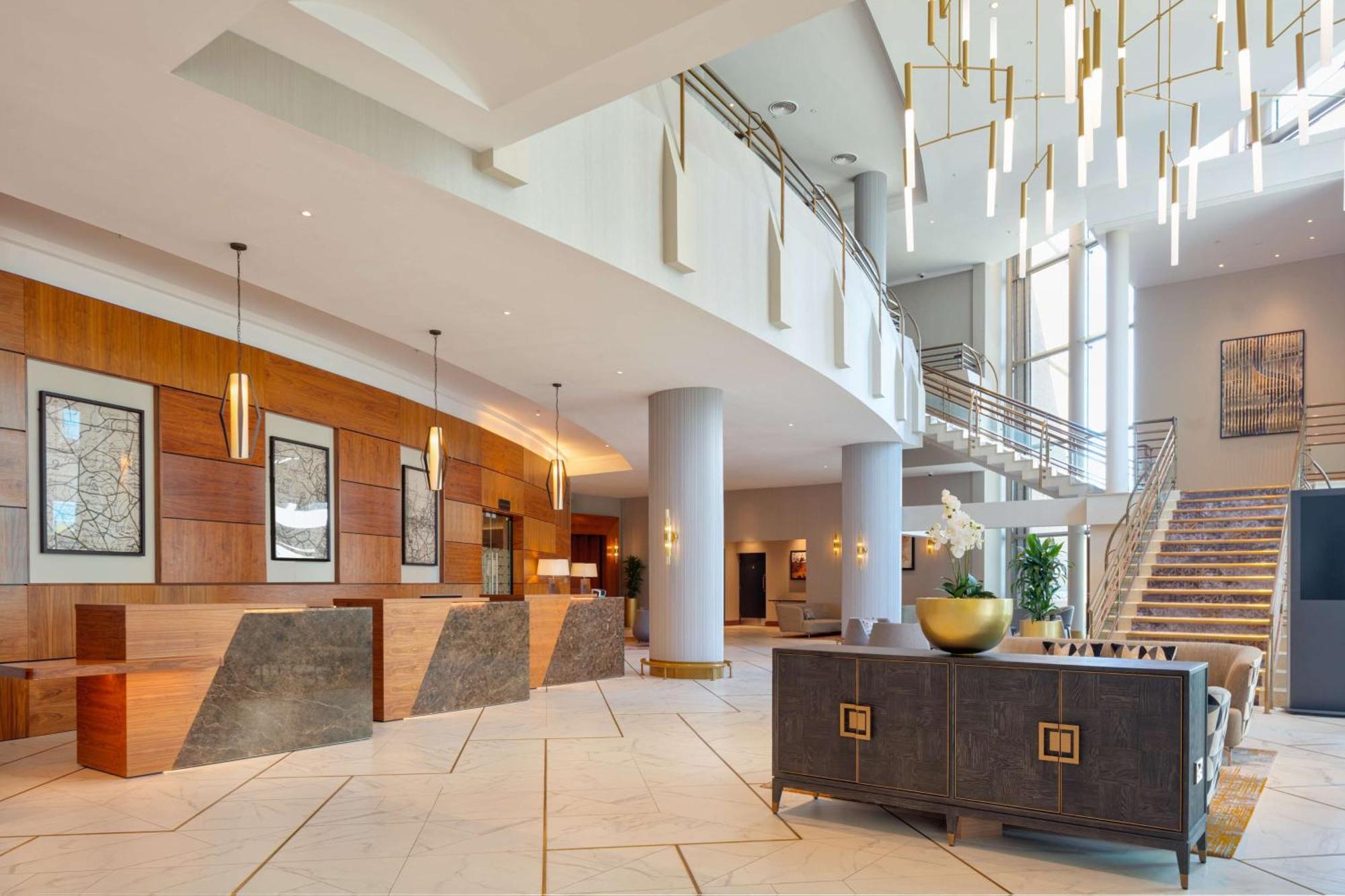 Hilton Belfast Ξενοδοχείο Εξωτερικό φωτογραφία The lobby of the hotel